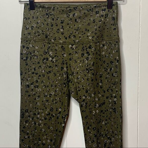 Zella Ultra High Waist Ankle Leggings Green Cheetah Print Womens Size Small - Picture 5 of 8